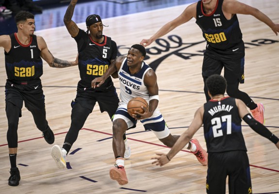 Minnesota Timberwolves a obținut a doua victorie în semifinalele Conferinței de Vest