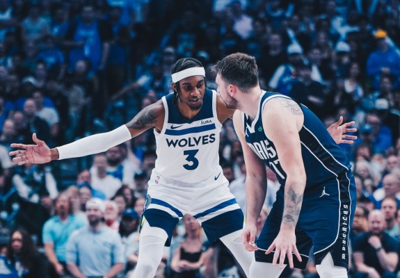Dallas Mavericks luptă în această noapte (30.05) pentru calificarea în finala NBA