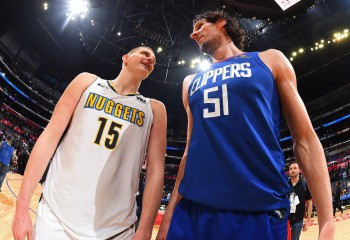 Nikola Jokic și Boban Marjanovic, un duo impozant sub panou pentru naționala Serbiei. Video