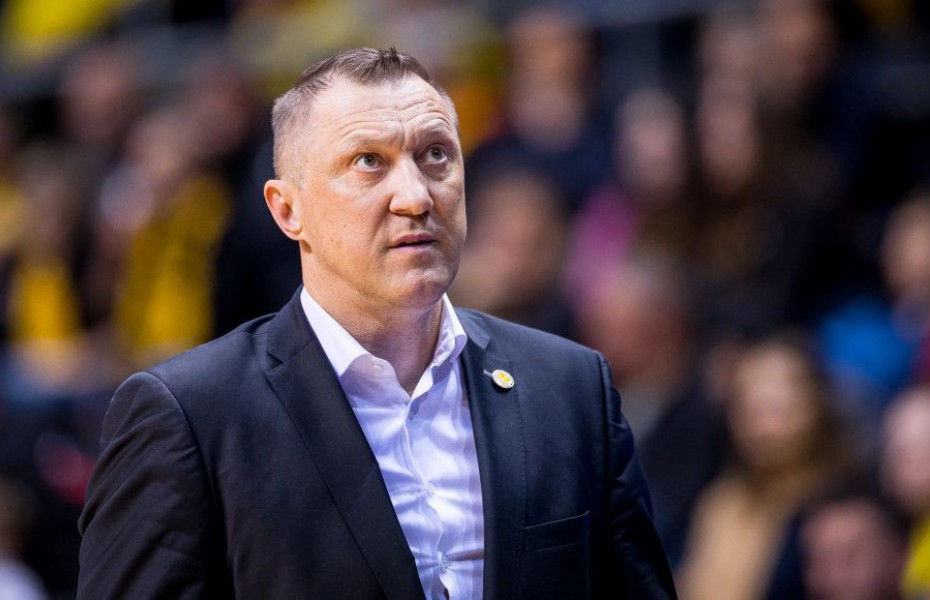 Dinamo București l-a numit în funcția de antrenor principal pe Zydrunas Urbonas