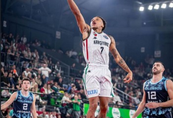 Daron Russell este al șaselea străin din lotul campioanei României