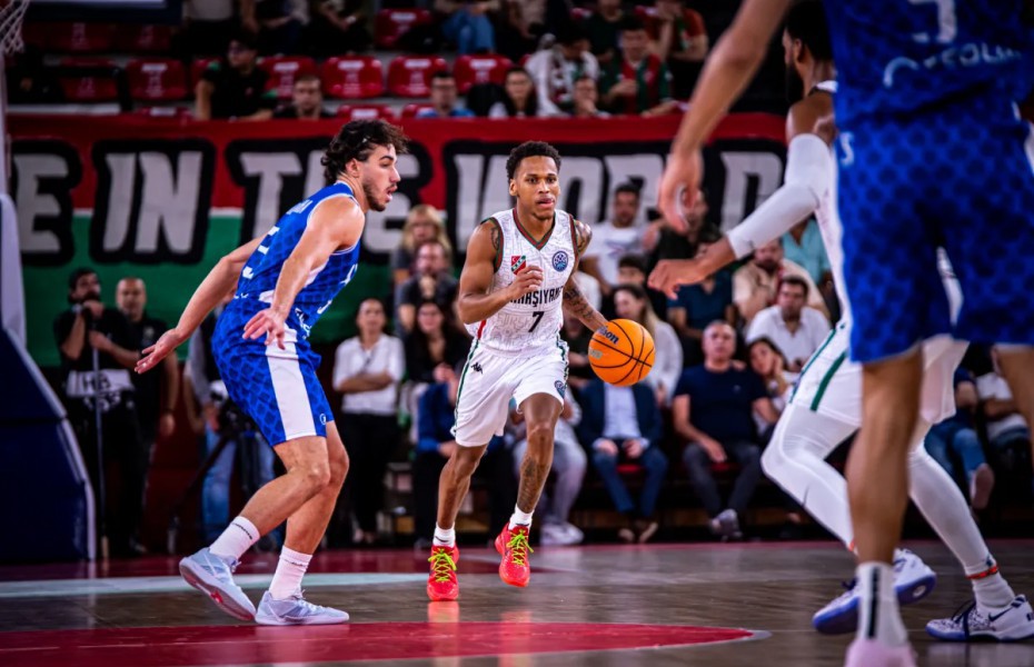 Daron Russell este al șaselea străin din lotul campioanei României