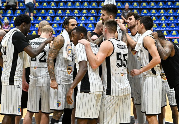Daron Russell aduce victoria pentru U-BT Cluj-Napoca în amicalul cu AEK Atena