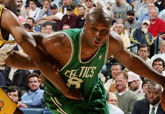 Povestea lui Antoine Walker: Cum a reușit să transforme eșecurile în lecții pentru generațiile viitoare