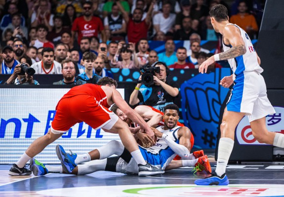 Ergin Ataman consideră că Giannis Antetokounmpo nu este un jucător dificil de anihilat în baschetul european