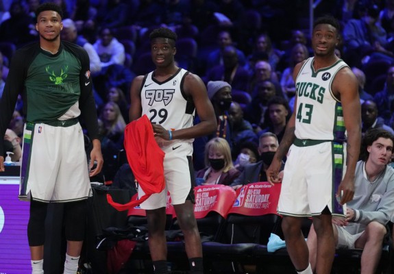 Încă unul dintre frații lui Giannis Antetokounmpo a semnat cu Milwaukee Bucks