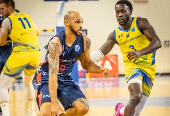 CSM CSU Oradea câștigă cu multe dificultăți pe terenul Coronei Brașov