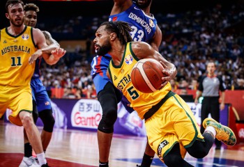 Australia își asigură prezența în sferturile Campionatului Mondial
