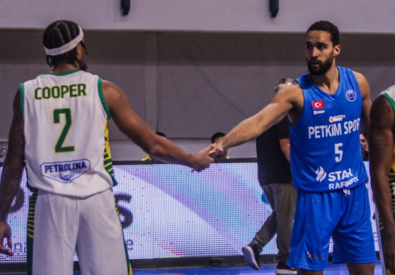 Petkim Spor, învinsă surprinzător de AEK Larnaca în etapa a doua din FIBA Europe Cup