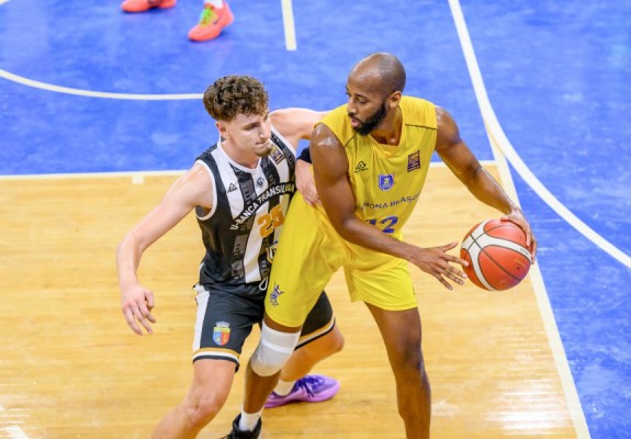 Juwan Gray revine în Liga Națională pentru al treilea sezon consecutiv