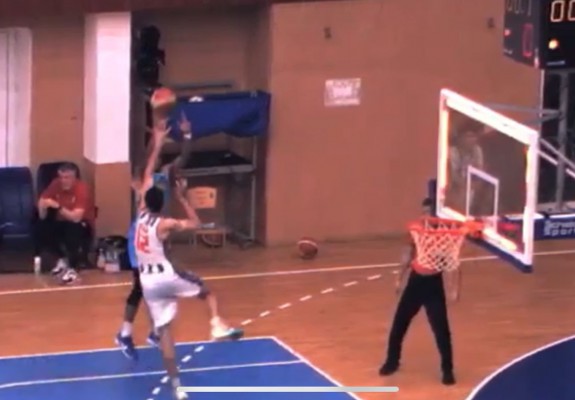 A fost coș valabil la reușita decisivă a lui Mo Pratt? Video.