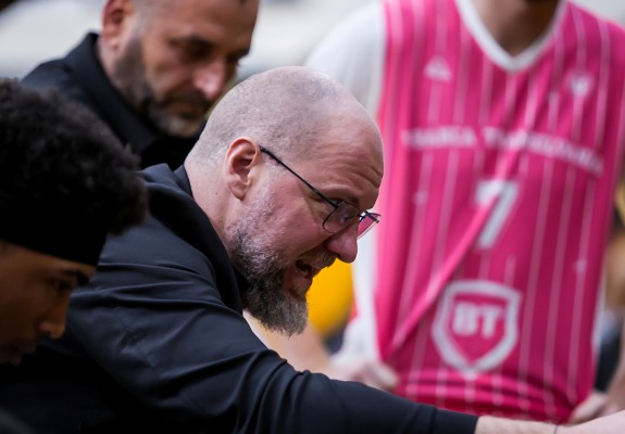 Mihai Silvășan: „Igokea este o echipă foarte puternică, cu o apărare agresivă, cu jucători foarte puternici”