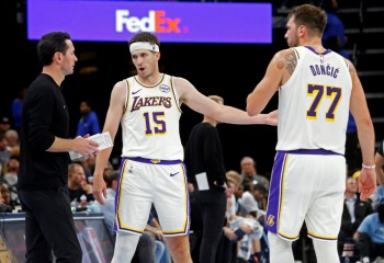 Superstarurile din NBA au asigurat spectacolul în meciurile din noaptea de Halloween