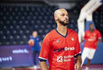 Kris Richard aduce succesul Oradiei cu FC Argeș, după un fault contestat de fanii piteșteni. VIDEO