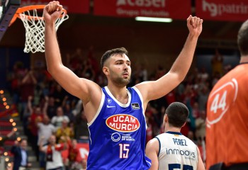Emi Cățe, double-double împotriva fostei echipe