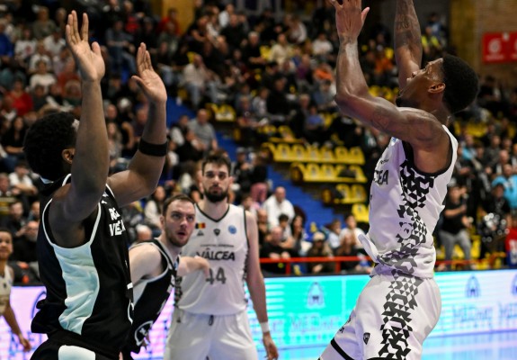 Cornelius Hudson a semnat cu Porto, la mai puțin de o lună după despărțirea de Vâlcea