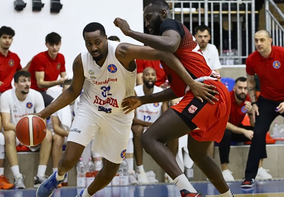 Steaua București câștigă destul de clar contra rivalilor de la Dinamo