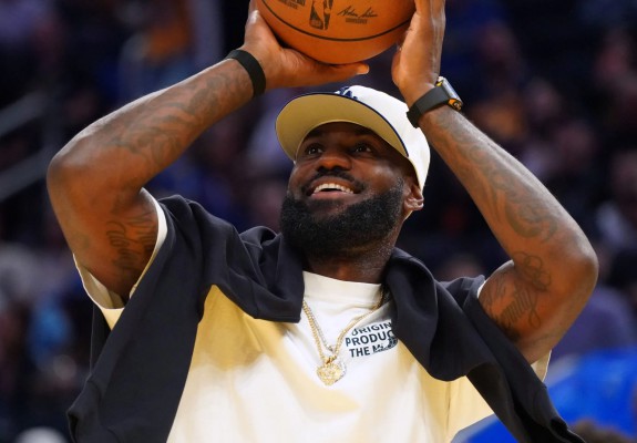 LeBron James ar putea debuta în noul sezon din NBA în meciul de la noapte cu Utah Jazz