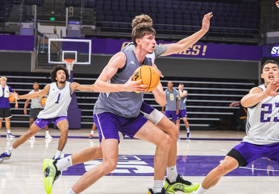 Motivul pentru care Christian Nițu nu a evoluat în noul sezon de NCAA pentru Washington Huskies