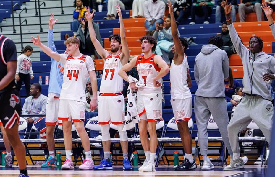 Dragoș Lungu și Luca Colceag, la o repriză distanță de o nouă victorie de răsunet în NCAA