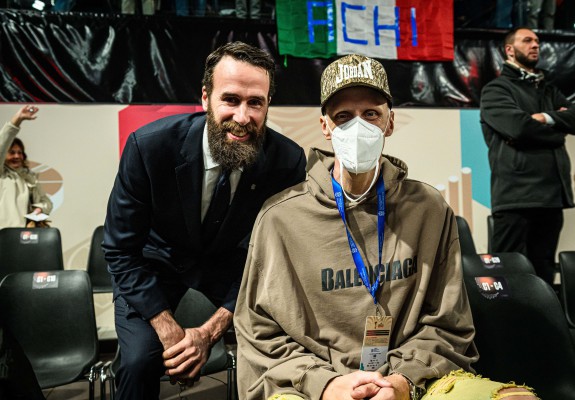 Moment emoționant la meciul dintre Italia și Islanda. Polonara, aplaudat la scenă deschisă. VIDEO