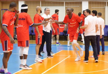 Victorie fără emoții pentru CSM Oradea în prologul etapei a 11-a