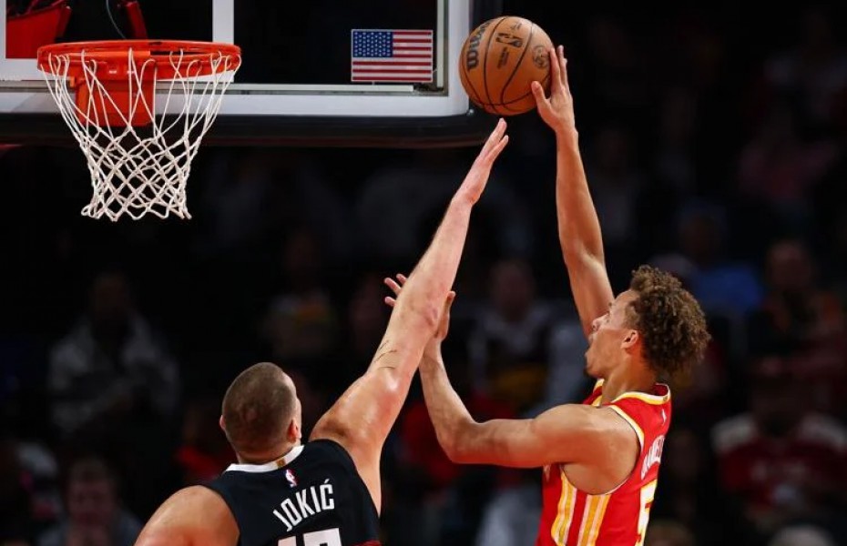 Denver Nuggets revine de la un deficit de 23 de puncte și învinge la limită Atlanta Hawks