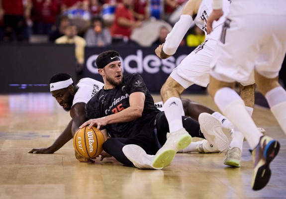 Zach Hankins, fostul pivot al lui U-BT, aproape de transferul carierei