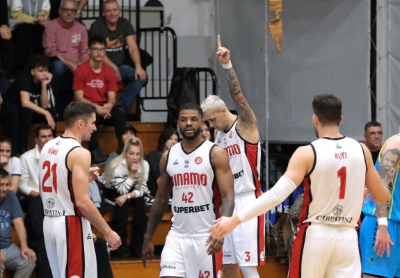 Dinamo revine de la -12 și prelungește seria de eșecuri a celor de la CSM Târgu Jiu