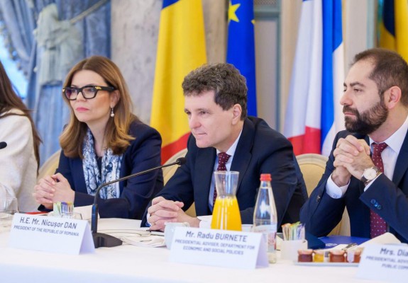 Nicușor Dan a trimis la CCR „Legea Novak”