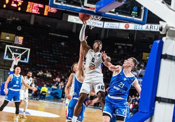 U-BT Cluj face scor în victoria cu Neptunas Klaipeda