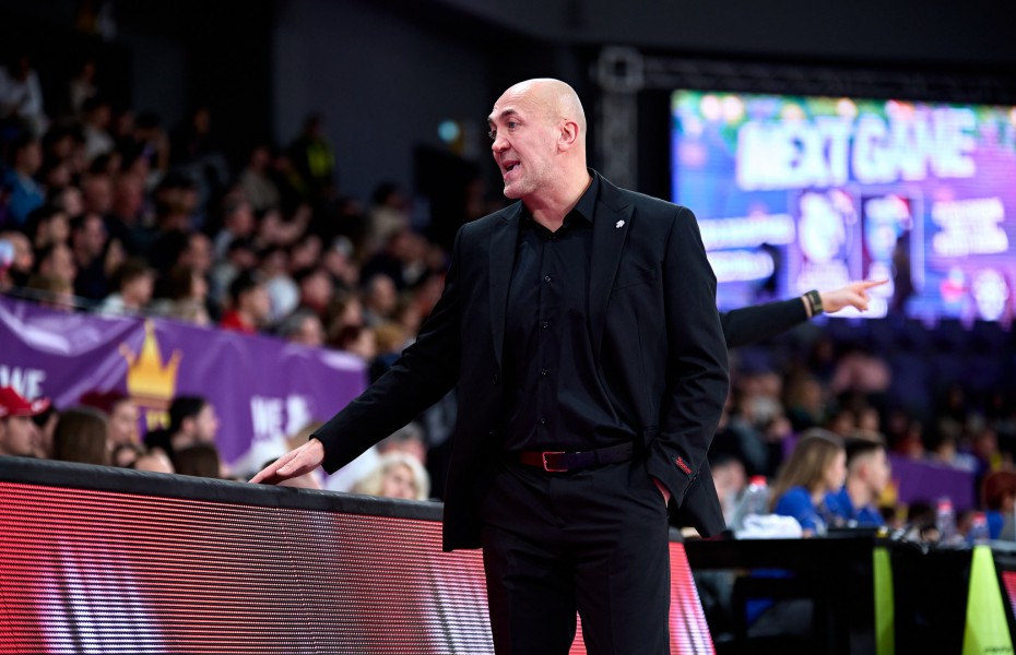 Nebojsa Vidic, nemulțumit de calitatea parchetului din Sala Polivalentă din Craiova