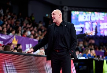 Nebojsa Vidic, nemulțumit de calitatea parchetului din Sala Polivalentă din Craiova