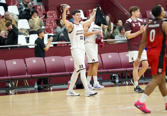 Rapid București recuperează un deficit de 16 puncte în sfertul al patrulea pentru a o învinge pe Petrolul