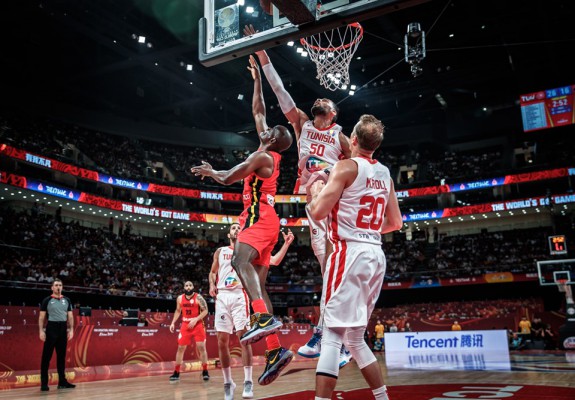 Salah Mejri îl egalează pe Yao Ming la numărul de capace puse într-un singur meci