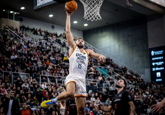 Emi Cățe o conduce pe UCAM Murcia către a zecea victorie în Liga ACB cu un nou double-double