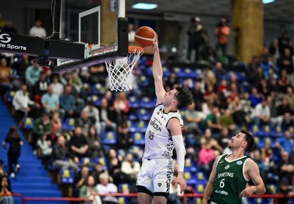 CS Vâlcea revine spectaculos și trece de Dinamo București în epilogul etapei a 15-a