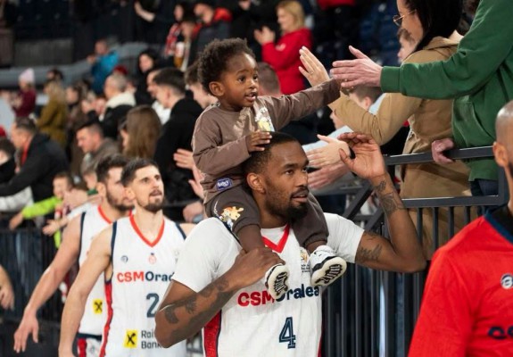 Victorie categorică pentru CSM Oradea în fața lui CSM Târgu Jiu