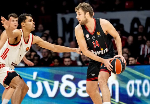 Sasha Vezenkov intră în istoria Olympiacos drept lider all-time la eficiență în Euroligă