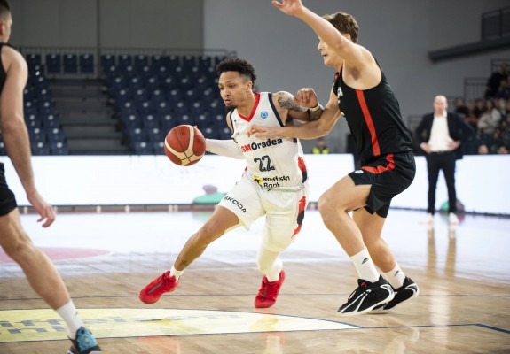 Pentru prima oară în actuala stagiune, CSM Oradea a avut șapte străini pe foaia de joc