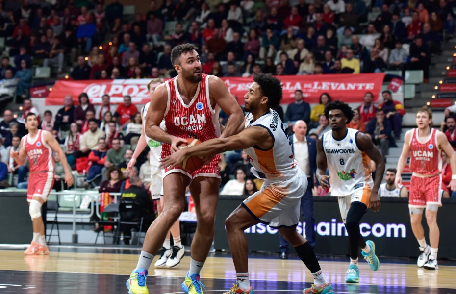 Emi Cățe, cu un pas mai aproape de sferturile Europe Cup, după un nou succes al Murciei în Top 16