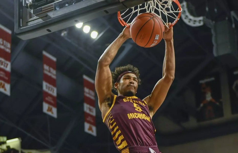 Rob Montgomery a evoluat ultima dată în Irlanda și a semnat cu CSM Târgu Jiu