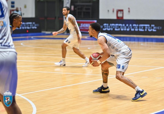 SCM U Craiova o învinge pe CSM Târgu Mureș, grație triplelor marcate în sfertul trei