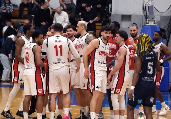 Dinamo se impune la Brașov în epilogul etapei a 17-a din LNBM