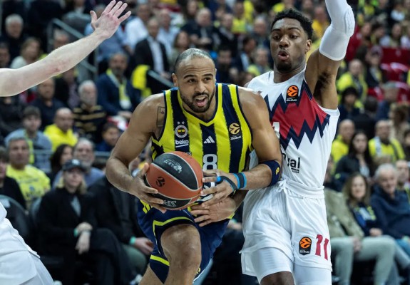 Clasamentul în Euroligă s-a divizat