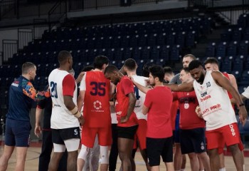 CSM Oradea câștigă la pas duelul cu CS Vâlcea 1924