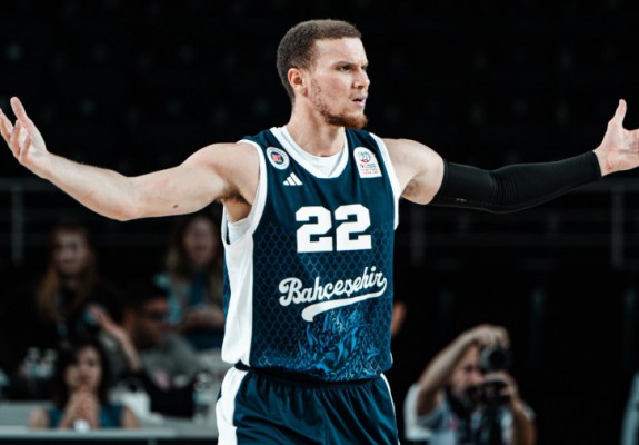 Încă un conducător de joc ex-NBA naturalizat de Turcia