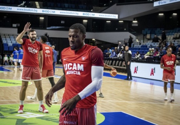 UCAM Murcia a învins-o pentru a doua oară în actuala stagiune pe Barcelona