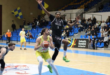 Petrolul Ploiești acuză arbitrajul, după meciul cu CS Vâlcea