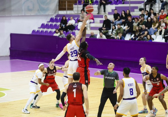 Dinamo îi administrează Timișoarei al doilea eșec pe teren propriu din sezon